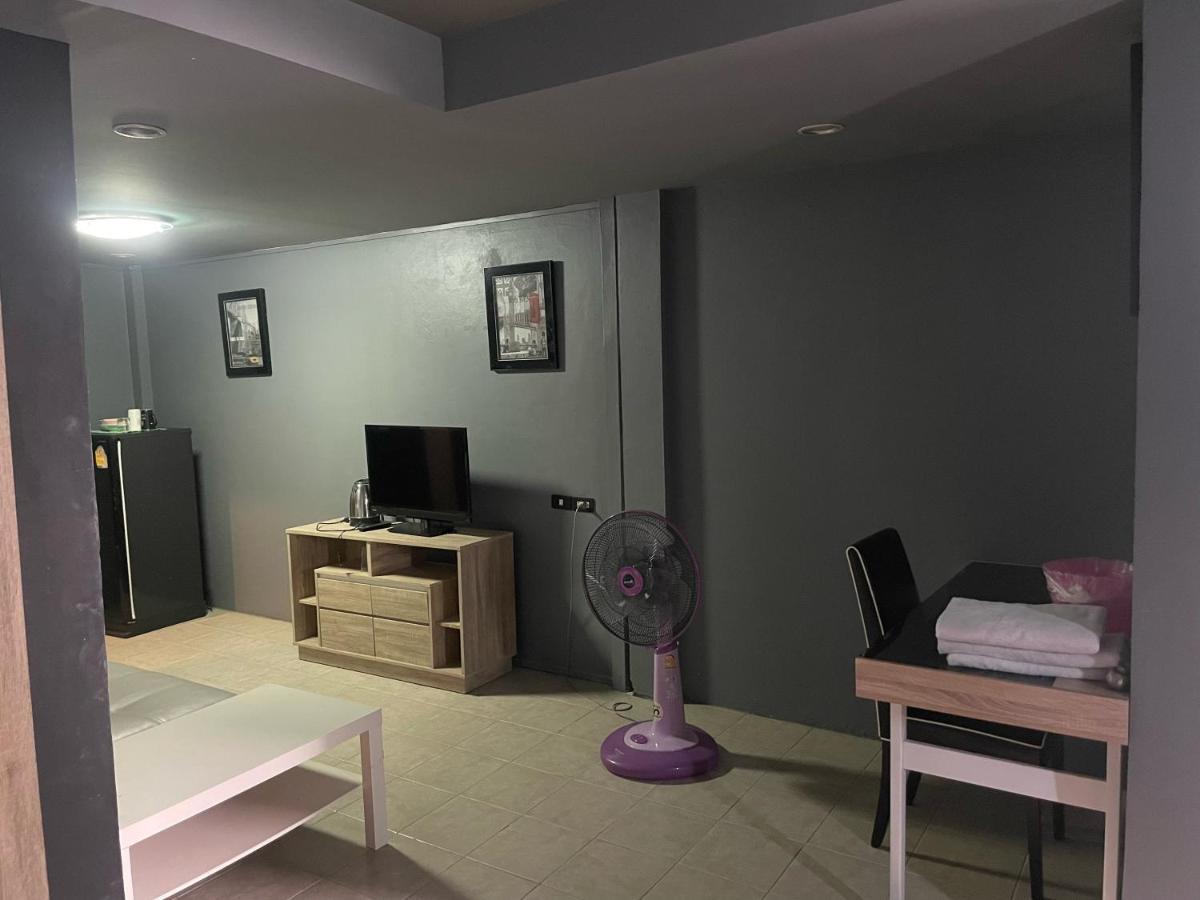 Happy Apple Guesthouse Pattaya Exterior foto